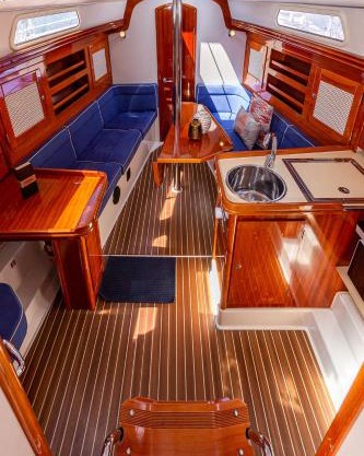 Stunning Boat 2 BEDROOMS, WC, high ceiling