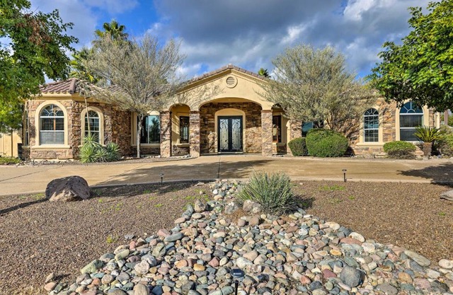 Stunning Cave Creek Oasis with Pool and Hot Tub!