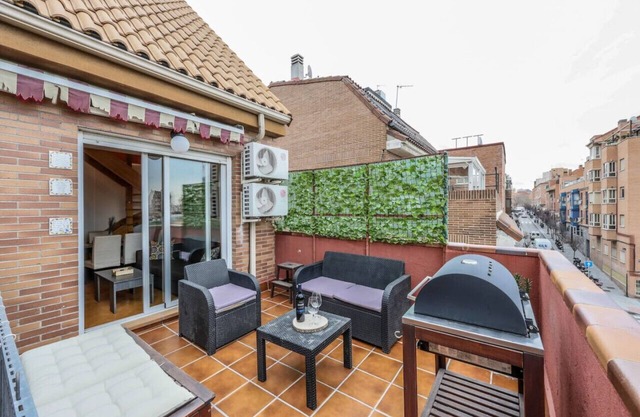 Stunning Duplex Terrace & BBQ Free Parking