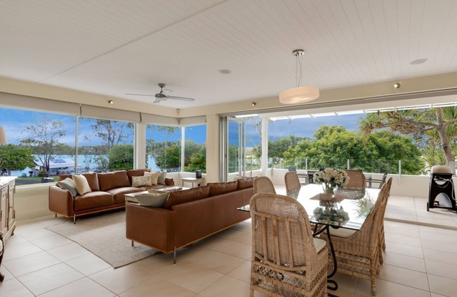 Stunning Executive 3 bedroom Noosa River Apartment