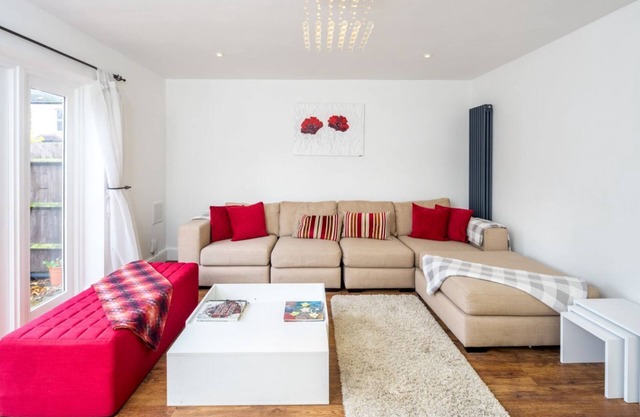 Stunning flat with garden in West London