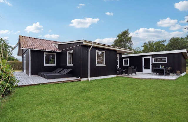 Stunning home in ålbæk with kitchen