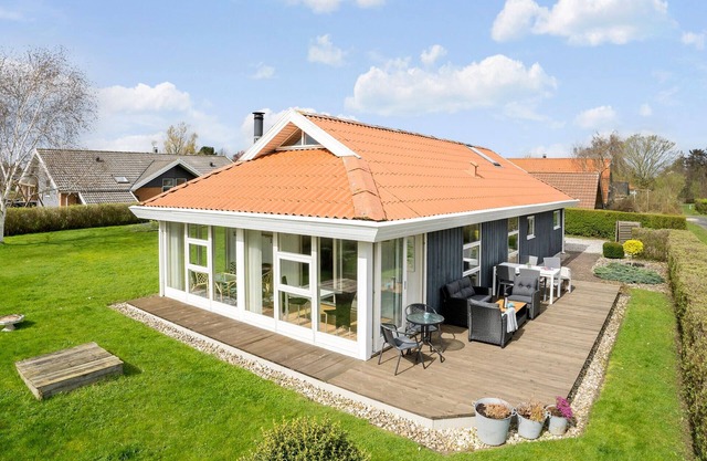 Stunning home in Juelsminde with WiFi