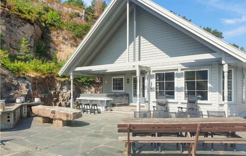 Stunning Home In Lindesnes With Sauna