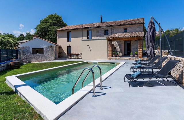 Stunning home in Pazin