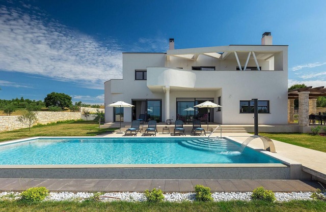 Stunning home in Porec with sauna