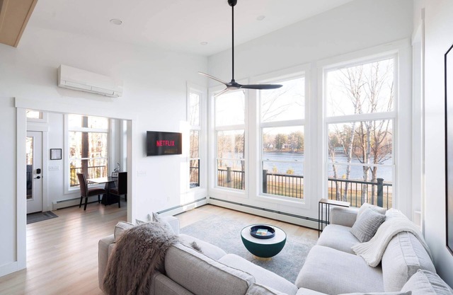 Stunning Lake Views Modern Lux Fishing Golf Nearby