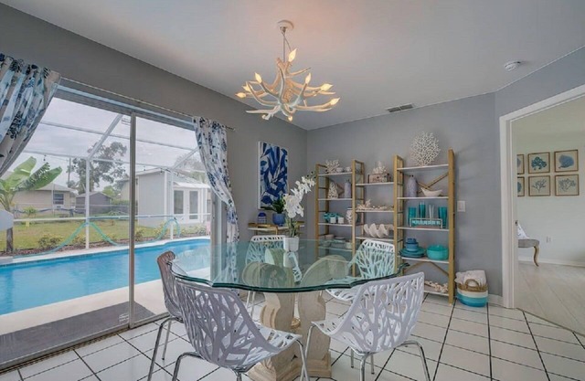 Stunning "Nature Coast"FL Salt-water Pool getaway