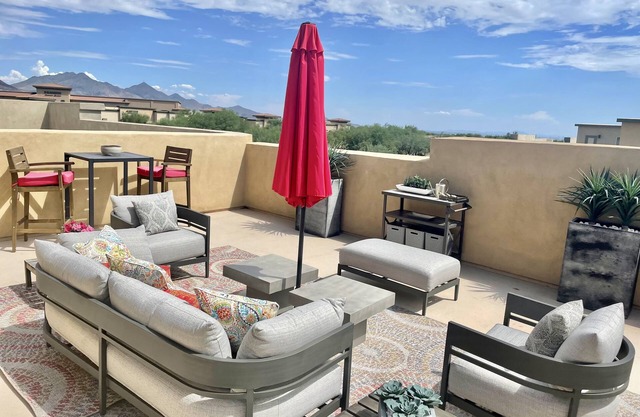 Stunning North Scottsdale Townhome w/Rooftop Views