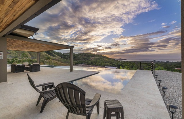 ★Stunning Oceanview★HUGE Infinity Pool★Near Flamingo Marina & Beaches