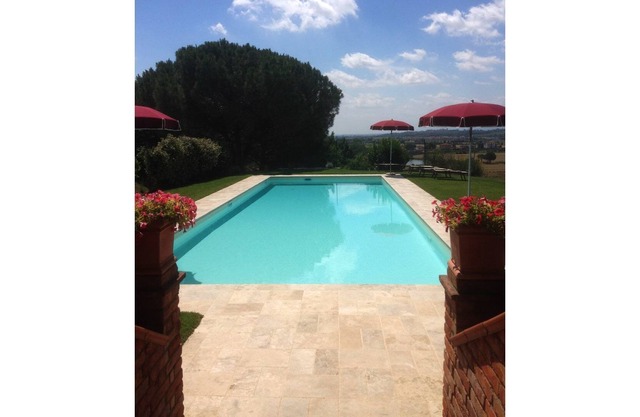 Stunning private villa with private pool, WIFI, TV, pets allowed and parking, close to Montepulc...