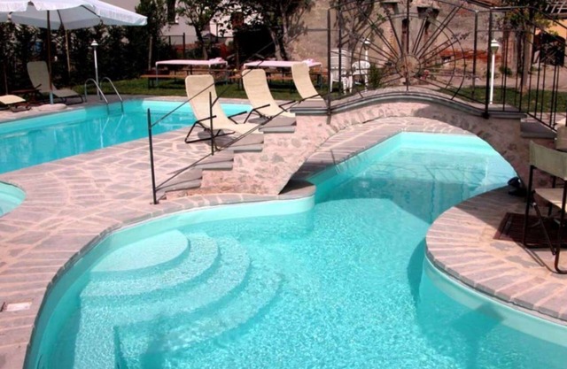 Stunning private villa with WIFI, hot tub, A/C, private pool, TV, veranda, panoramic view, parking