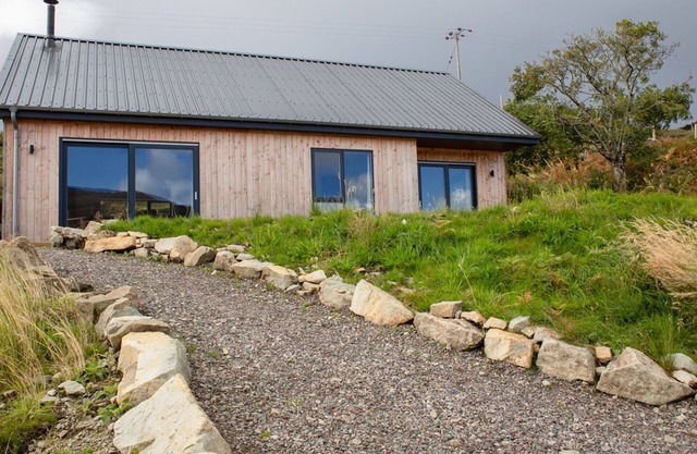 Stunning private villa for 2 people with WIFI, TV, terrace, pets allowed and parking