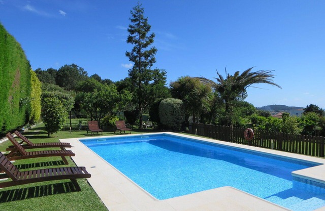 Stunning private villa for 6 guests with A/C, WIFI, pool, TV, terrace and parking