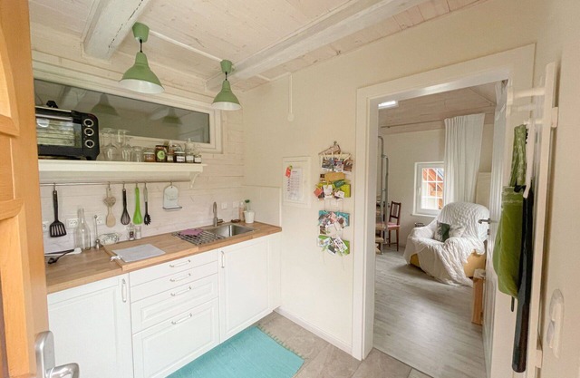 Stunning private villa for 2 guests with WIFI, patio, pets allowed and parking