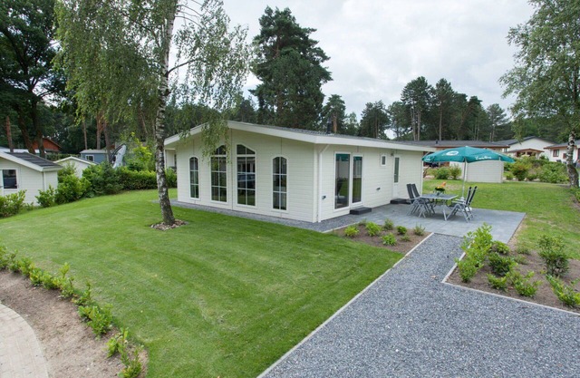 Stunning private villa for 4 people with WIFI, pool, TV, terrace and parking