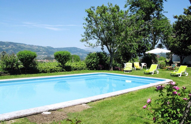 Stunning private villa for 10 people with WIFI, pool, TV, terrace and parking