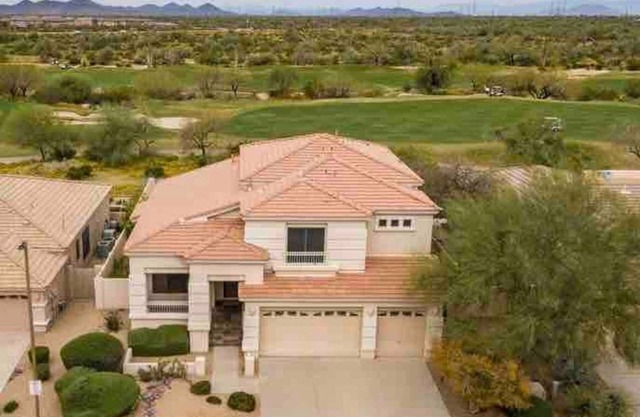 STUNNING & SPACIOUS Golf Course Paradise | 🔥Pool | Balcony view | BBQ | Fire pit