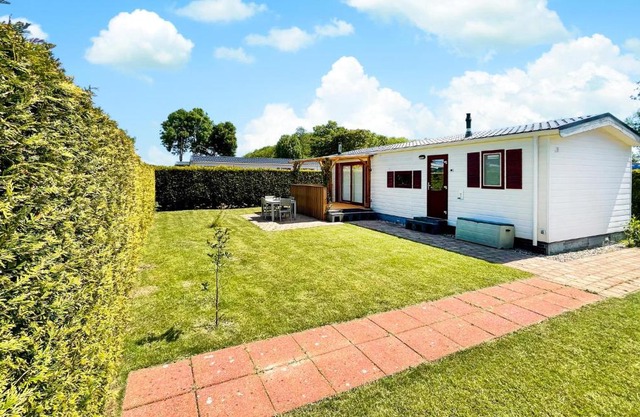 Stunning Stacaravan In Tzummarum