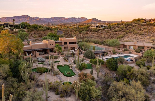 Stunning Views and Pickleball, Tennis and Putting Greens by The Boulders!