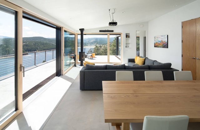 Stunning views overlooking Nederland, modern 3 BD solar powered home, sleeps 6