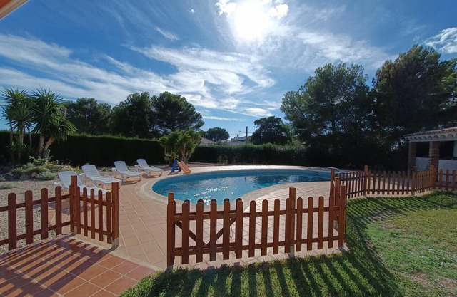 Stunning Villa in L'Ametlla de Mar with Private Pool, BBQ, Near Beach, Sleeps 6