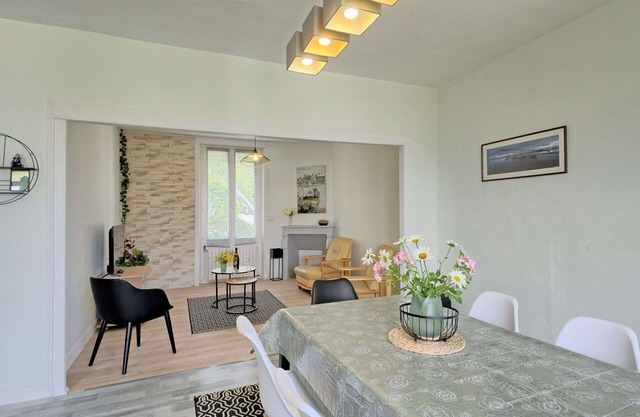 Stunning villa for 4 guests with WIFI, TV and parking