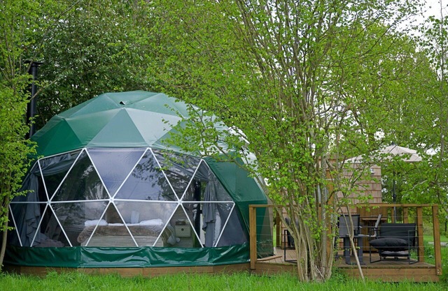 Stunning villa for 4 people with WIFI, pets allowed and parking