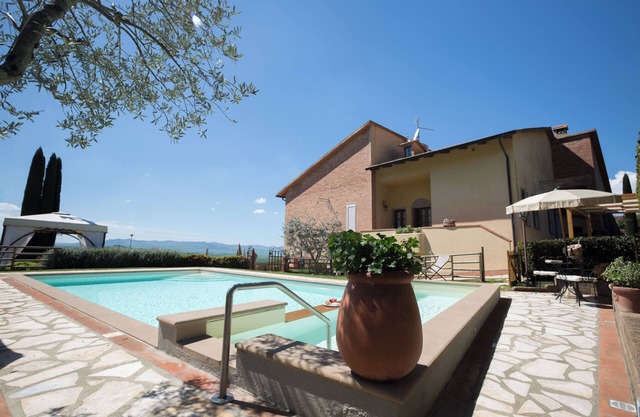 Stunning villa with exclusive pool near Florence and Pisa