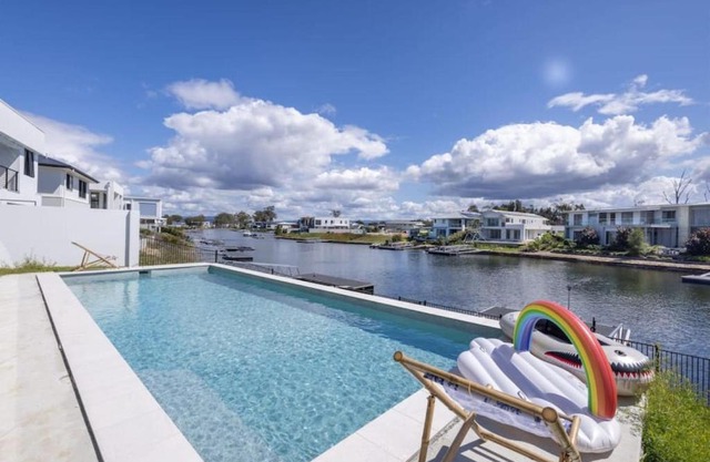 Stunning waterfront family home with pontoon newly