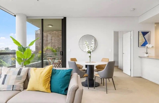 Stunning Waterview 2Bed Apt North Sydney ｜MHS