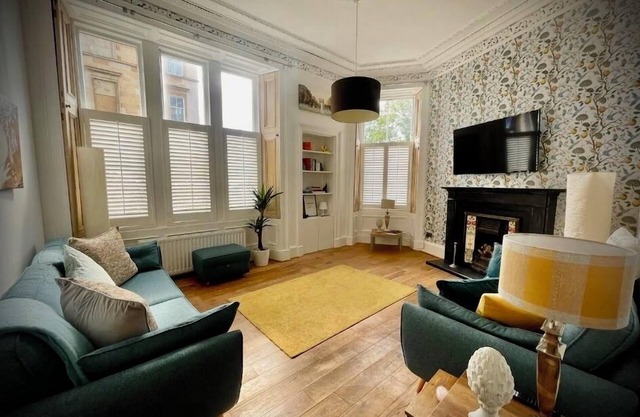 Stunning West End Flat!