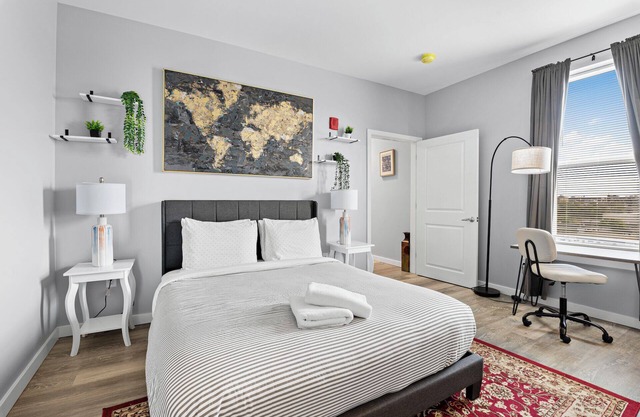 Stylish 1BR Near Encore 7372