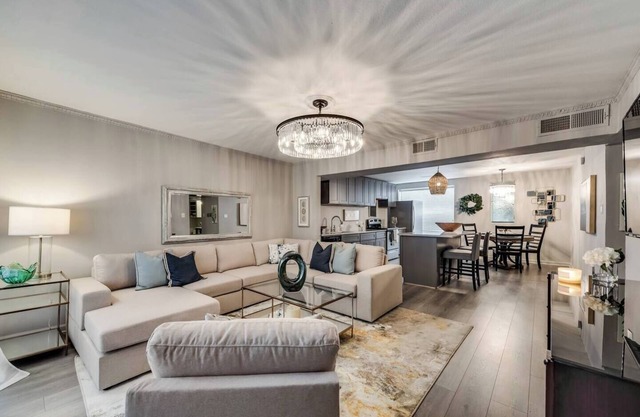 Stylish 2-bed, 1 1/2 bath retreat in Central Dallas with private patio, pool access, and award-winning courtyard.