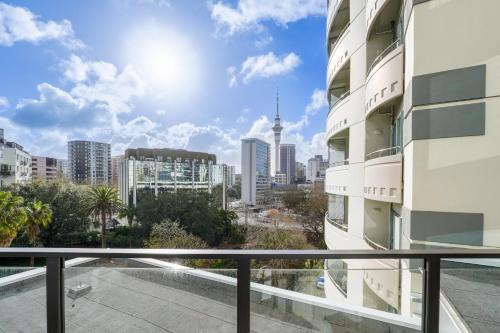 Stylish 2-Bedroom Apartment in Central Auckland