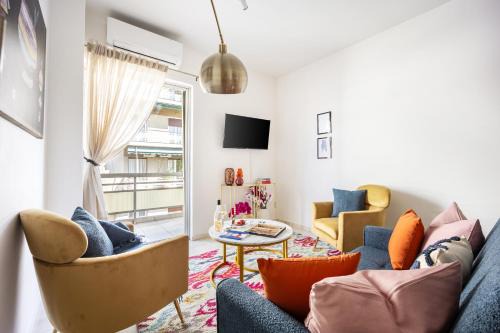 Stylish 2BR Apartment with Balcony Near Metro