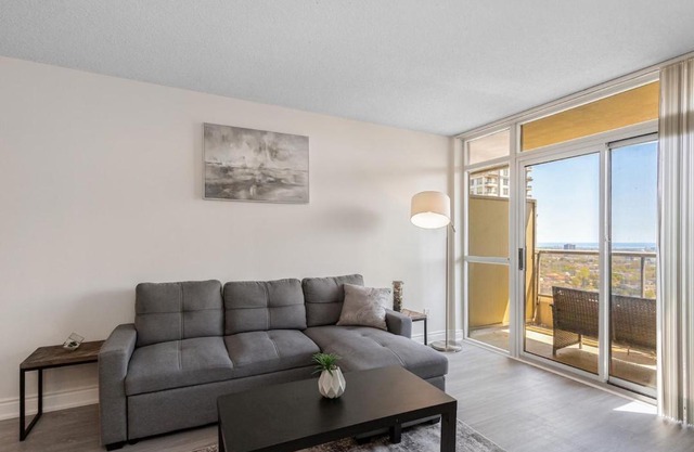 Stylish 2BR with Great View! Steps from Square One