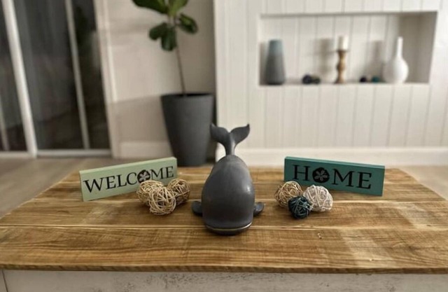 Stylish 2nd floor Ocean Edge condo