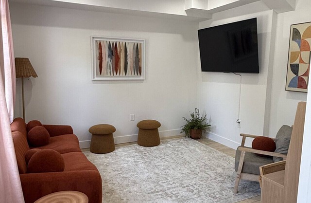 Stylish 3BR Duplex in Montclair