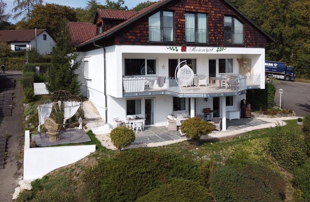 Stylish and charming. A house to feel good.