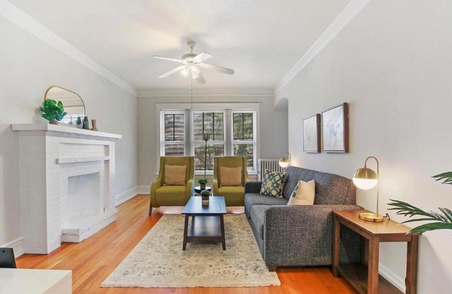 Stylish and Expansive 2BR Apt with Balcony - Buckingham 3