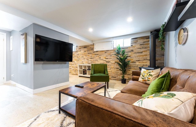 Stylish Apartment for Work or Study in Cambridge