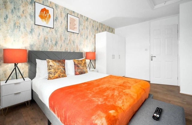 STYLISH-BIRMINGHAM central home!