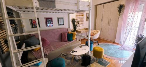 Stylish, bohemian Studio in the centre of Exarchia