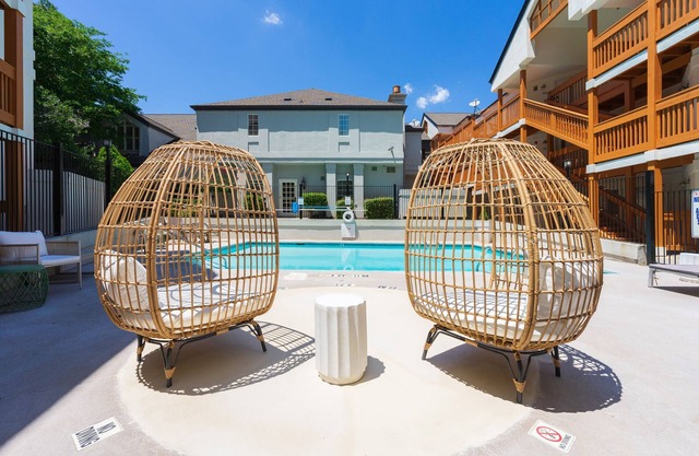 Stylish Buckhead Condo Your Urban Getaway in ATL
