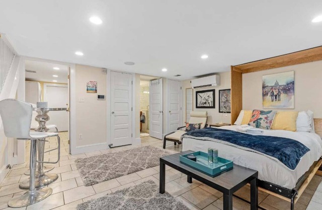 Stylish City Studio in the Heart of Capitol Hill