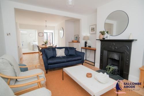 Stylish Coastal 3 Bed Haven - Close to town