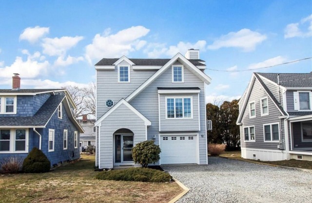 Stylish Coastal Home with Private Beach Access & Outdoor Shower – Pet Friendly!