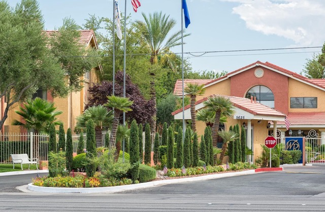 Stylish Condo w/ Free Shuttle to Strip, Resort Putting Green & Outdoor Pool