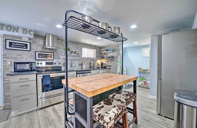 Stylish DC Studio ~ 5 Mi to National Mall!